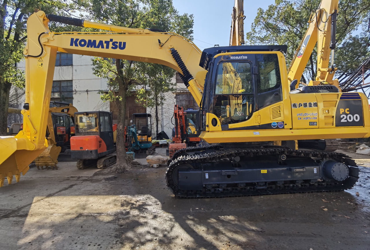 Komatsu PC200-8 Excavator - Beltegraver: bilde 1 Komatsu PC200-8 Excavator - Beltegraver: bilde 1