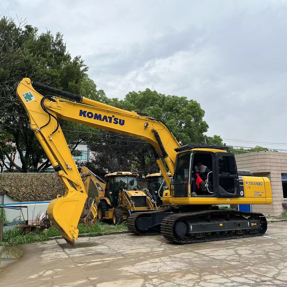 Komatsu PC220-8 Excavator - Beltegraver: bilde 4 Komatsu PC220-8 Excavator - Beltegraver: bilde 4