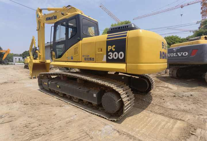 Komatsu PC350-7 excavator - Beltegraver: bilde 4 Komatsu PC350-7 excavator - Beltegraver: bilde 4