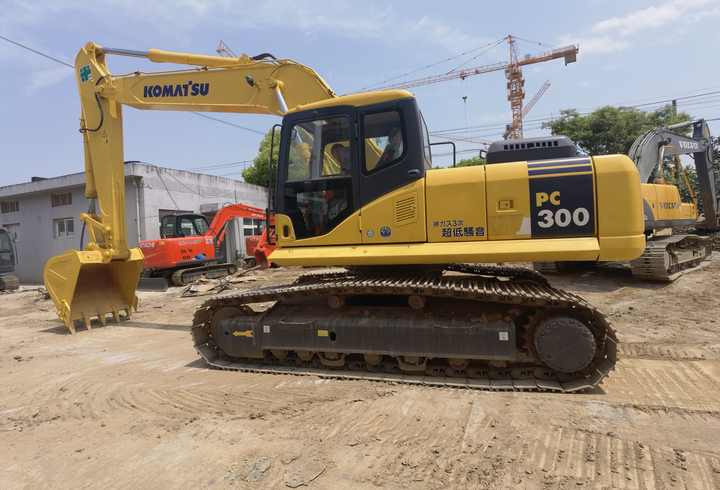 Komatsu PC350-7 excavator - Beltegraver: bilde 3 Komatsu PC350-7 excavator - Beltegraver: bilde 3
