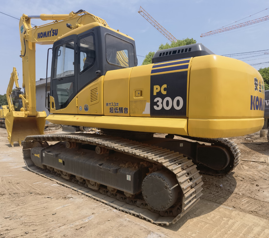 Komatsu PC350-7 excavator - Beltegraver: bilde 2 Komatsu PC350-7 excavator - Beltegraver: bilde 2