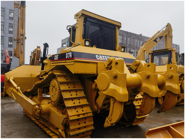 Second hand Cat D7R Dozer used D7 Dozers Cat Bulldozer Good Price for Sale in shanghai yard - Bulldozer: bilde 1 Second hand Cat D7R Dozer used D7 Dozers Cat Bulldozer Good Price for Sale in shanghai yard - Bulldozer: bilde 1
