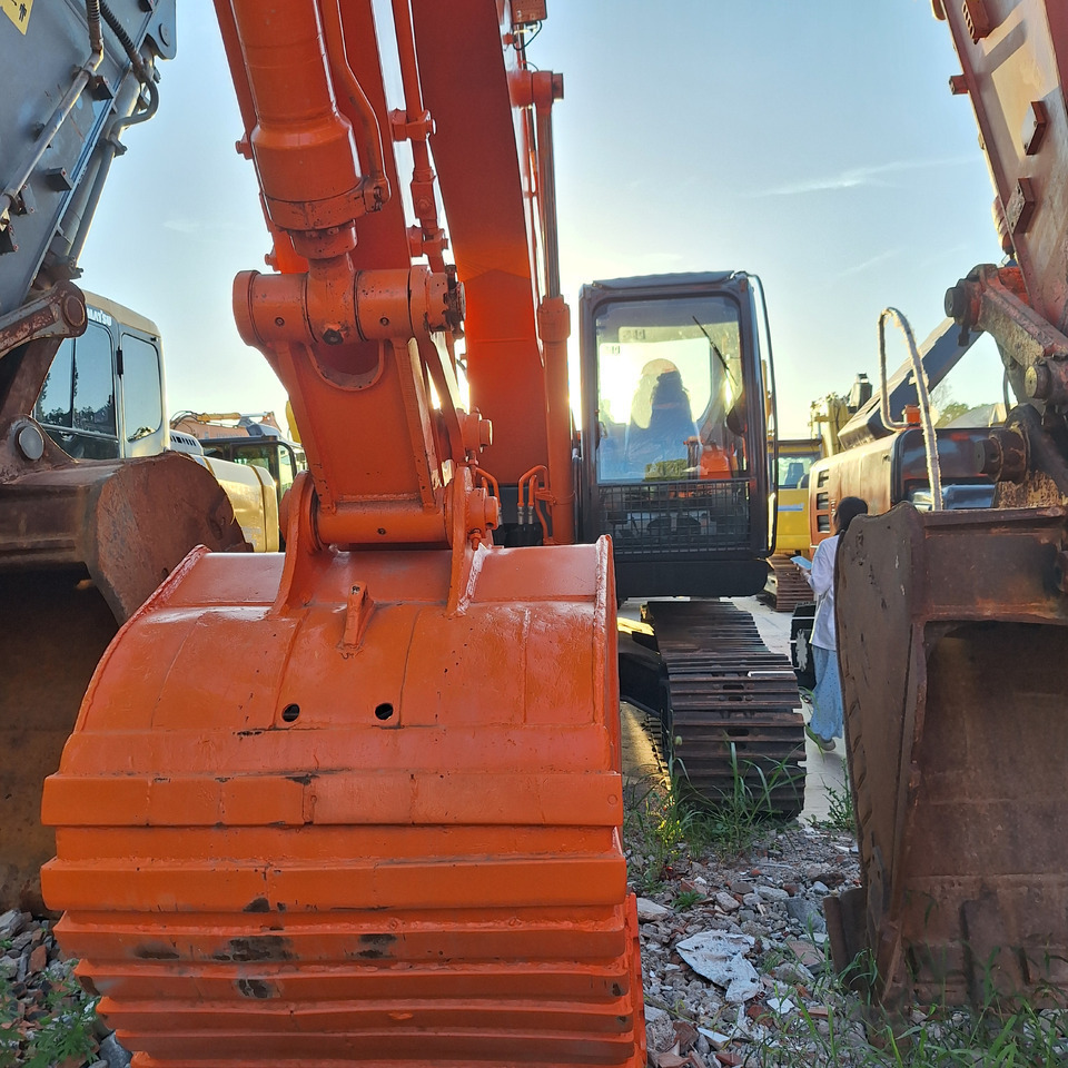 Second hand Hitachi ZX210 excavator - Gravemaskin: bilde 2 Second hand Hitachi ZX210 excavator - Gravemaskin: bilde 2