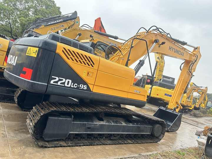 Second-hand second hand used hyundai 220 lc 9s 220lc used machine excavator - Beltegraver: bilde 1 Second-hand second hand used hyundai 220 lc 9s 220lc used machine excavator - Beltegraver: bilde 1
