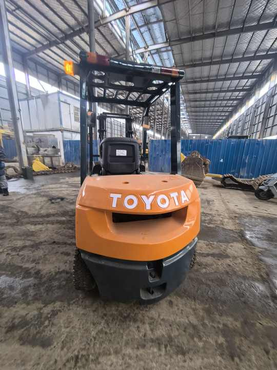 Second hand toyota fd30 very good working condition and performance used forklift for sale used - Dieseltruck: bilde 4 Second hand toyota fd30 very good working condition and performance used forklift for sale used - Dieseltruck: bilde 4