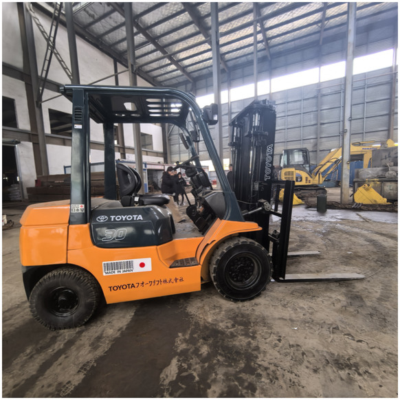 Second hand toyota fd30 very good working condition and performance used forklift for sale used - Dieseltruck: bilde 1 Second hand toyota fd30 very good working condition and performance used forklift for sale used - Dieseltruck: bilde 1