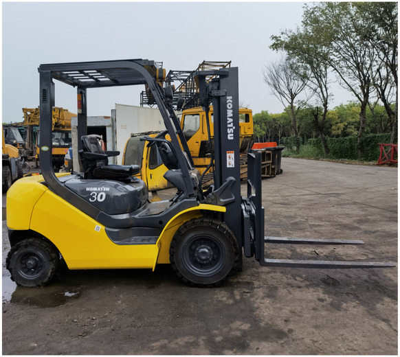 Second hand Komatsu Forklift FD30 with Low price and high performance for sale in shanghai - Dieseltruck: bilde 1 Second hand Komatsu Forklift FD30 with Low price and high performance for sale in shanghai - Dieseltruck: bilde 1