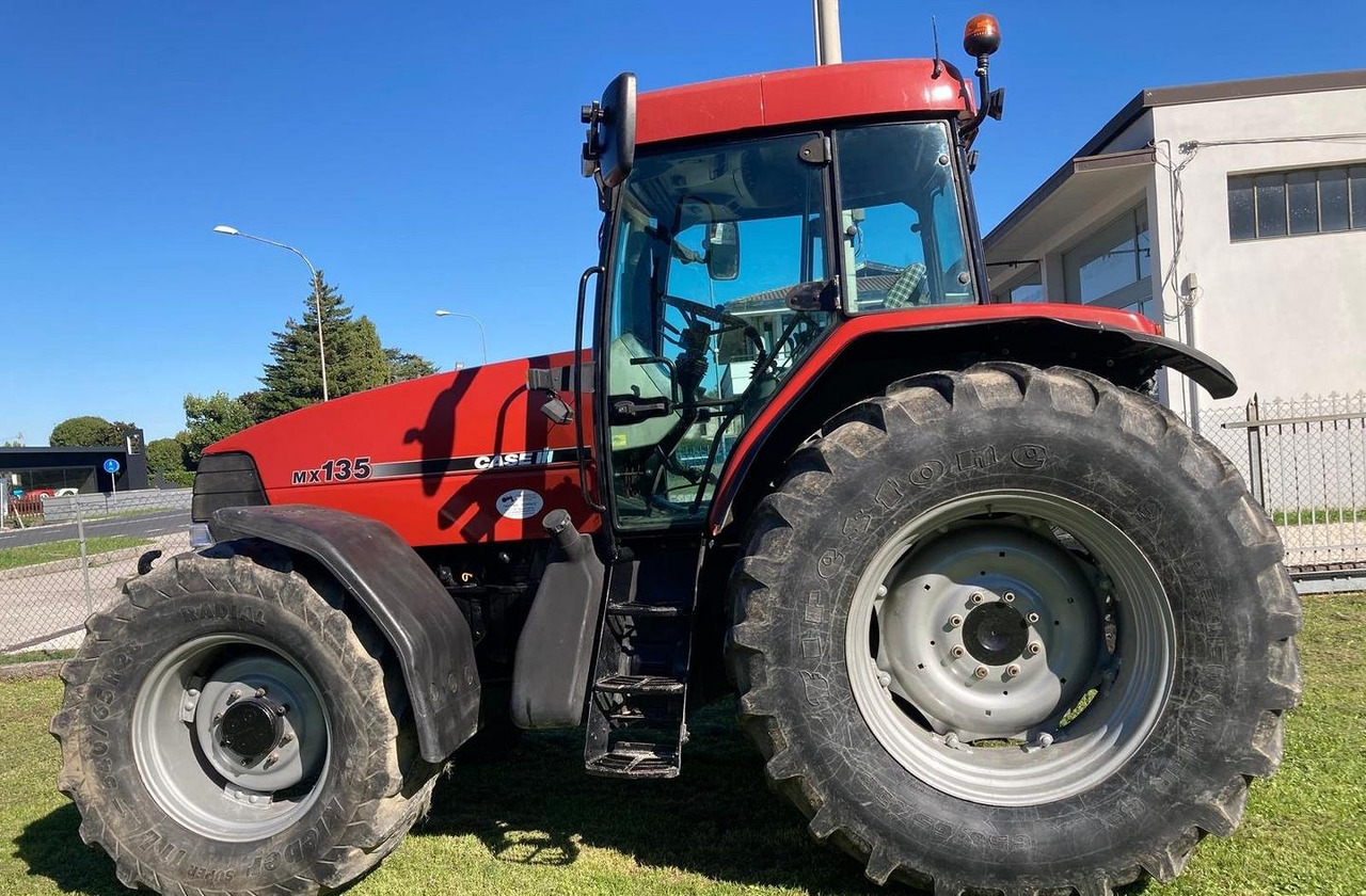 Trattore Case IH Maxxum MX135 - Traktor: bilde 2 Trattore Case IH Maxxum MX135 - Traktor: bilde 2