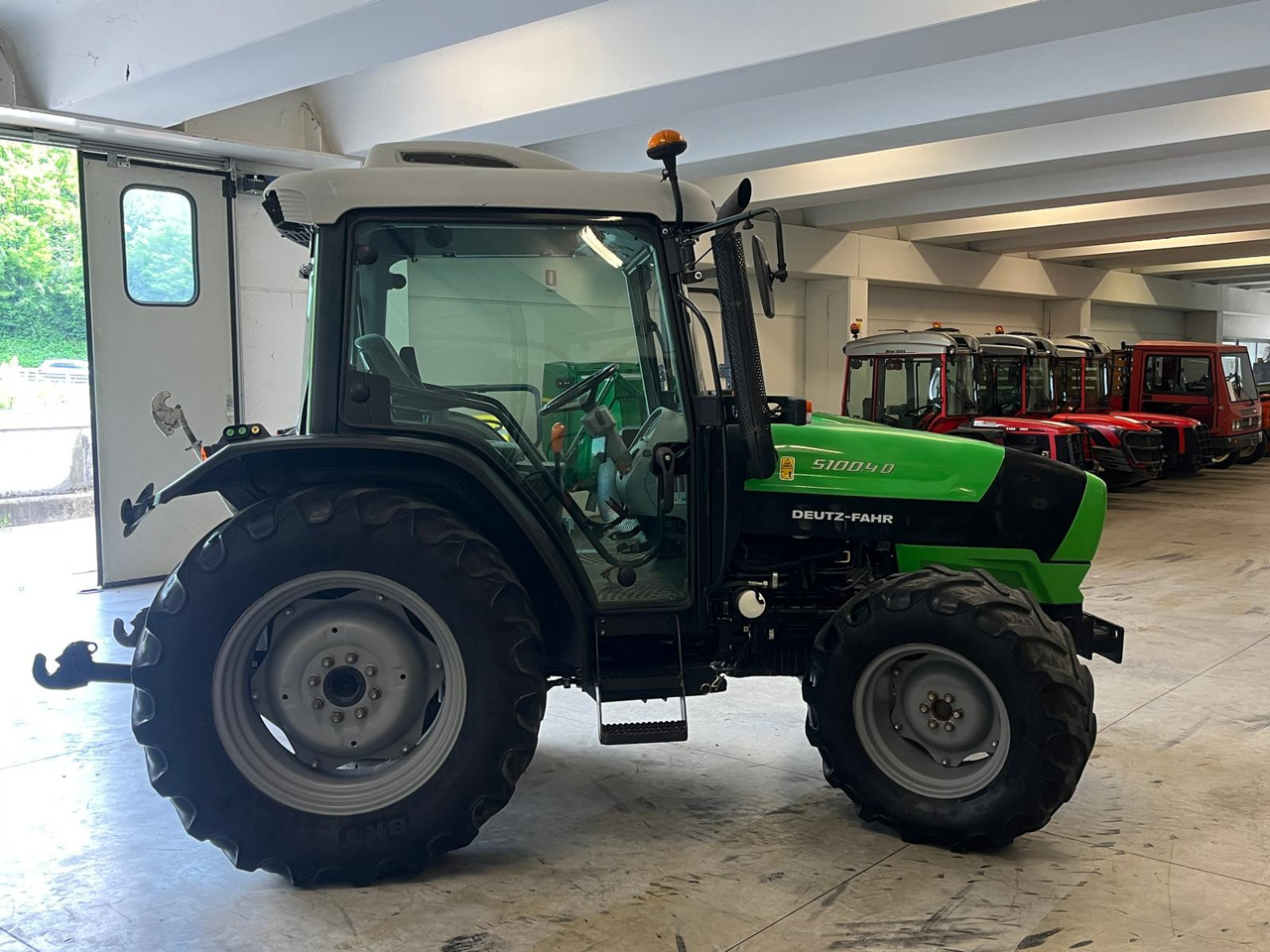 DEUTZ-FAHR 5100.4 D - Traktor: bilde 4 DEUTZ-FAHR 5100.4 D - Traktor: bilde 4