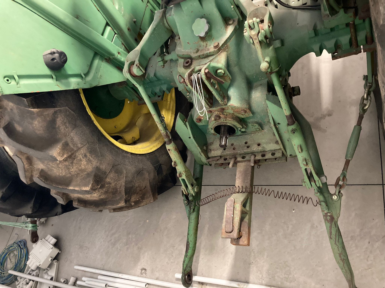 JOHN DEERE 1020 - Traktor: bilde 4 JOHN DEERE 1020 - Traktor: bilde 4