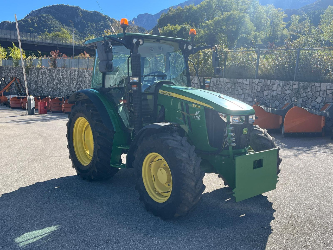 JOHN DEERE 5115M - Traktor: bilde 4 JOHN DEERE 5115M - Traktor: bilde 4