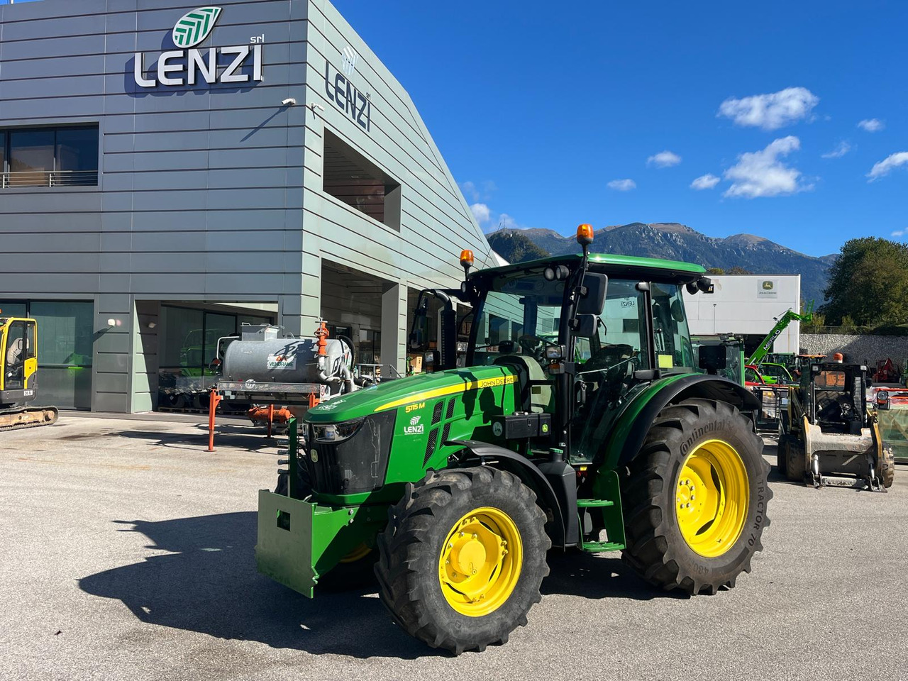 JOHN DEERE 5115M - Traktor: bilde 1 JOHN DEERE 5115M - Traktor: bilde 1