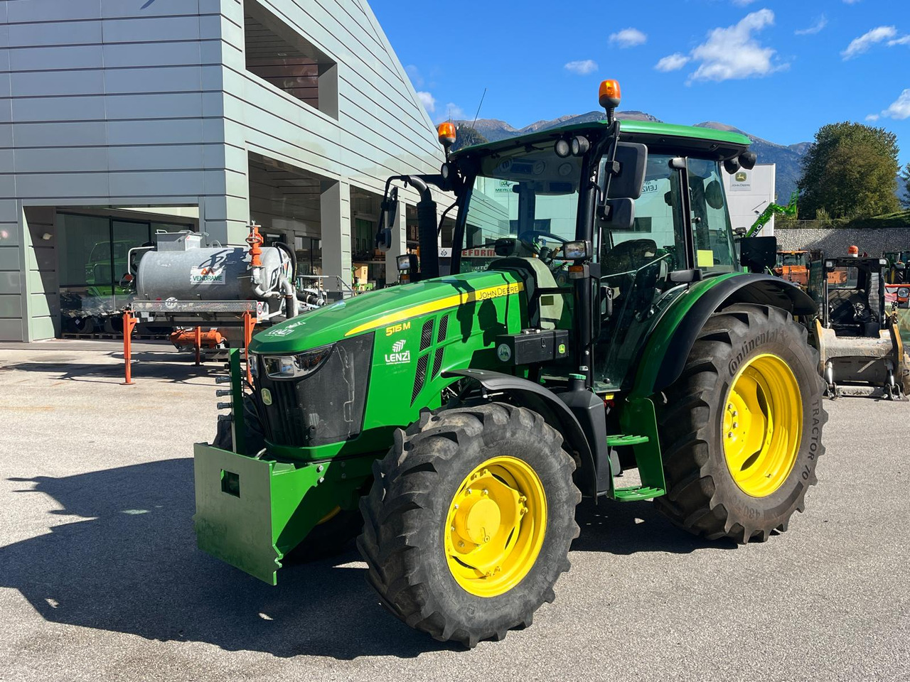 JOHN DEERE 5115M - Traktor: bilde 2 JOHN DEERE 5115M - Traktor: bilde 2