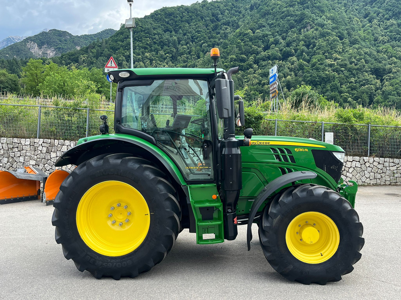 JOHN DEERE 6130 - Traktor: bilde 5 JOHN DEERE 6130 - Traktor: bilde 5