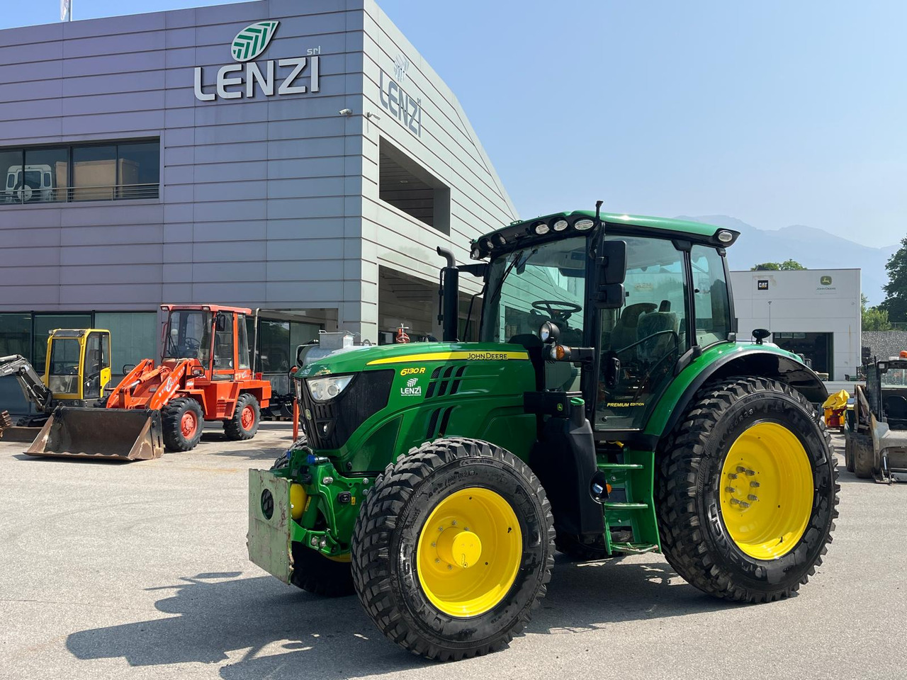 JOHN DEERE 6130R - Traktor: bilde 1 JOHN DEERE 6130R - Traktor: bilde 1