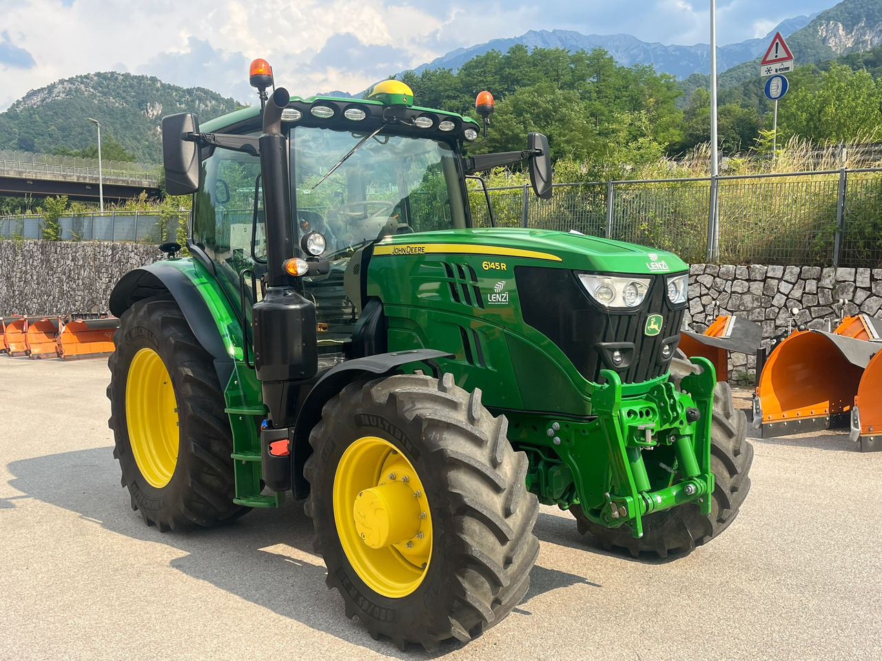 JOHN DEERE 6145 R - Traktor: bilde 4 JOHN DEERE 6145 R - Traktor: bilde 4