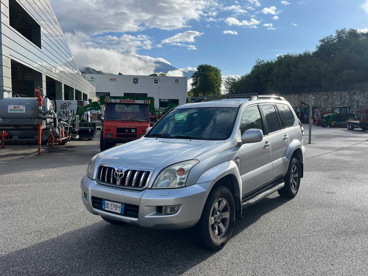 TOYOTA LAND CRUISER 4X4 3.0 D-4D - Personenbil: bilde 2 TOYOTA LAND CRUISER 4X4 3.0 D-4D - Personenbil: bilde 2
