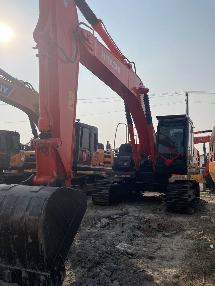 Hitachi 210LC - Beltegraver: bilde 4 Hitachi 210LC - Beltegraver: bilde 4