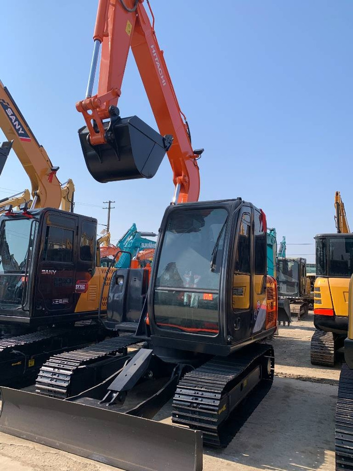 Hitachi 70 - Beltegraver: bilde 1 Hitachi 70 - Beltegraver: bilde 1