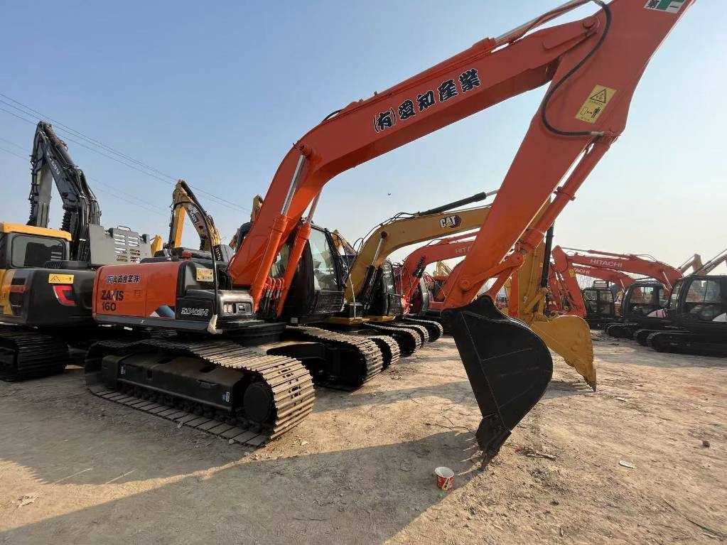 Hitachi ZX 160 - Beltegraver: bilde 1 Hitachi ZX 160 - Beltegraver: bilde 1