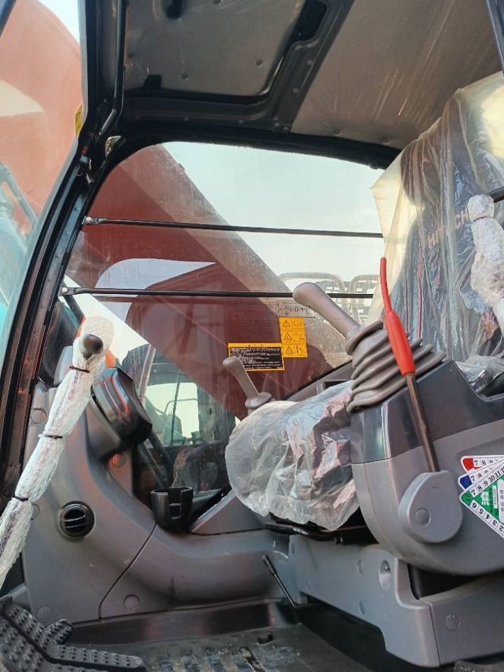 Hitachi ZX 240 - Beltegraver: bilde 5 Hitachi ZX 240 - Beltegraver: bilde 5