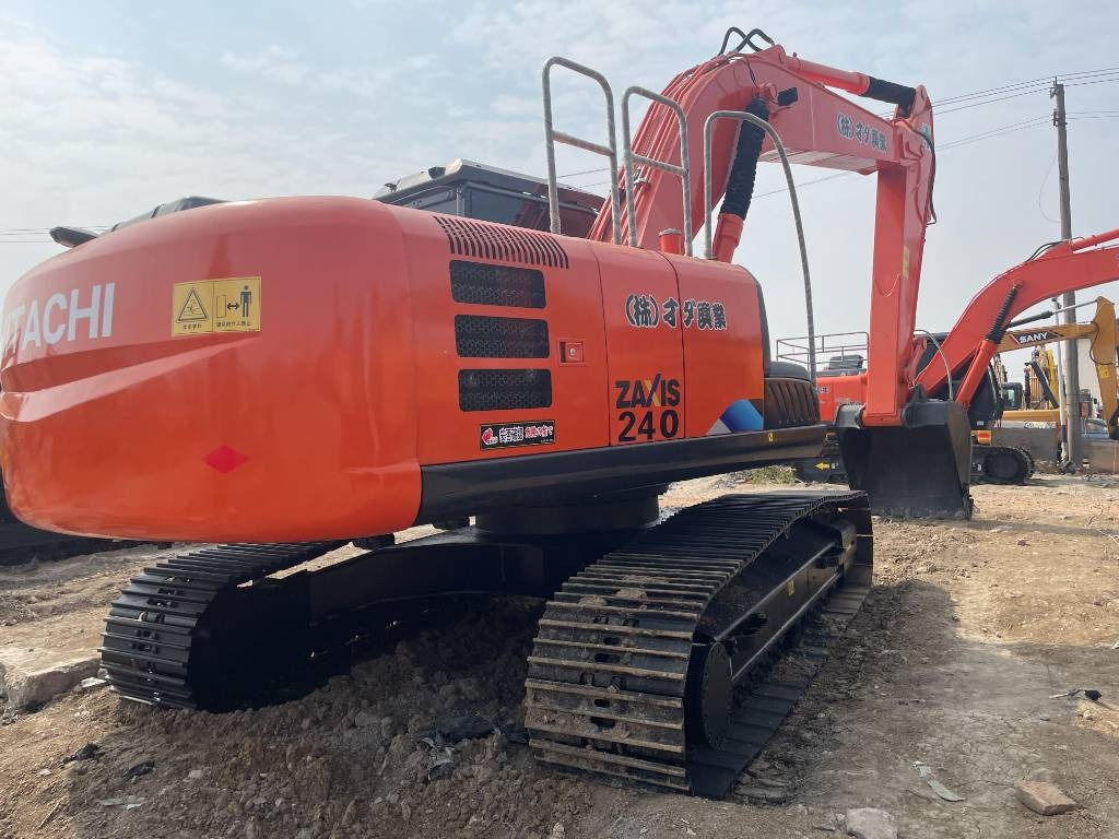 Hitachi ZX 240 - Beltegraver: bilde 1 Hitachi ZX 240 - Beltegraver: bilde 1