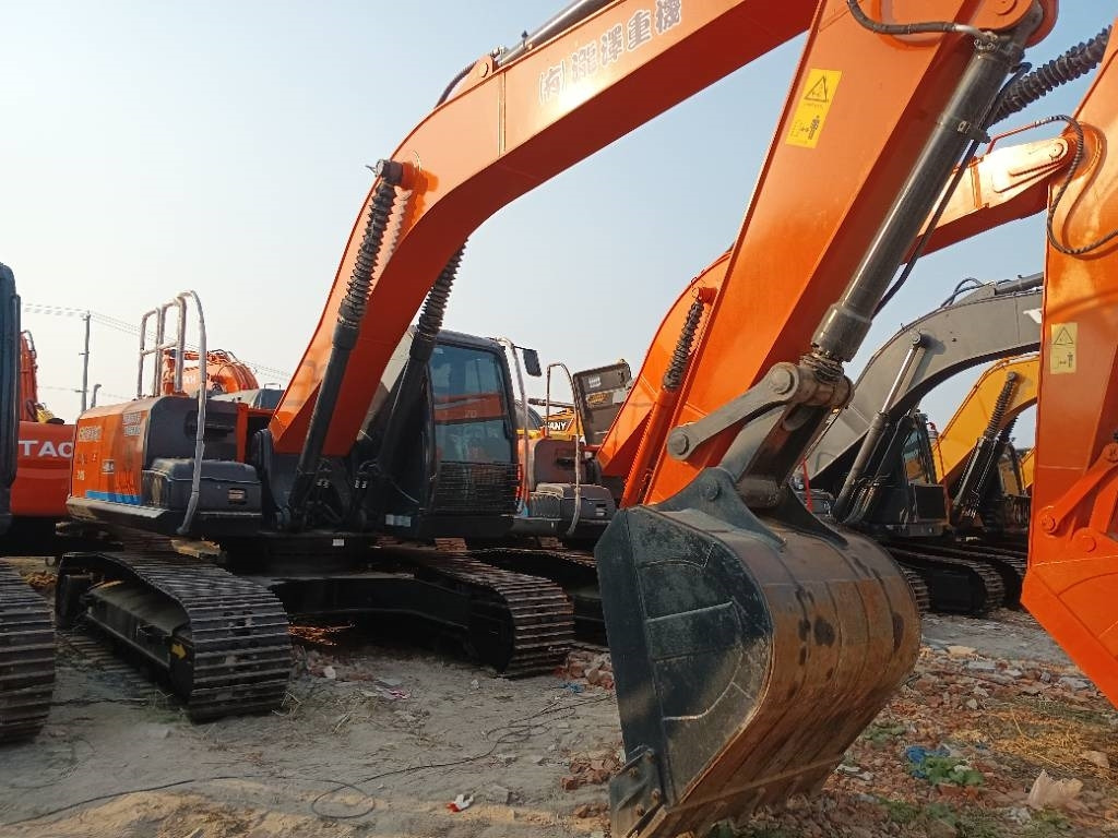 Hitachi ZX 240 - Beltegraver: bilde 4 Hitachi ZX 240 - Beltegraver: bilde 4