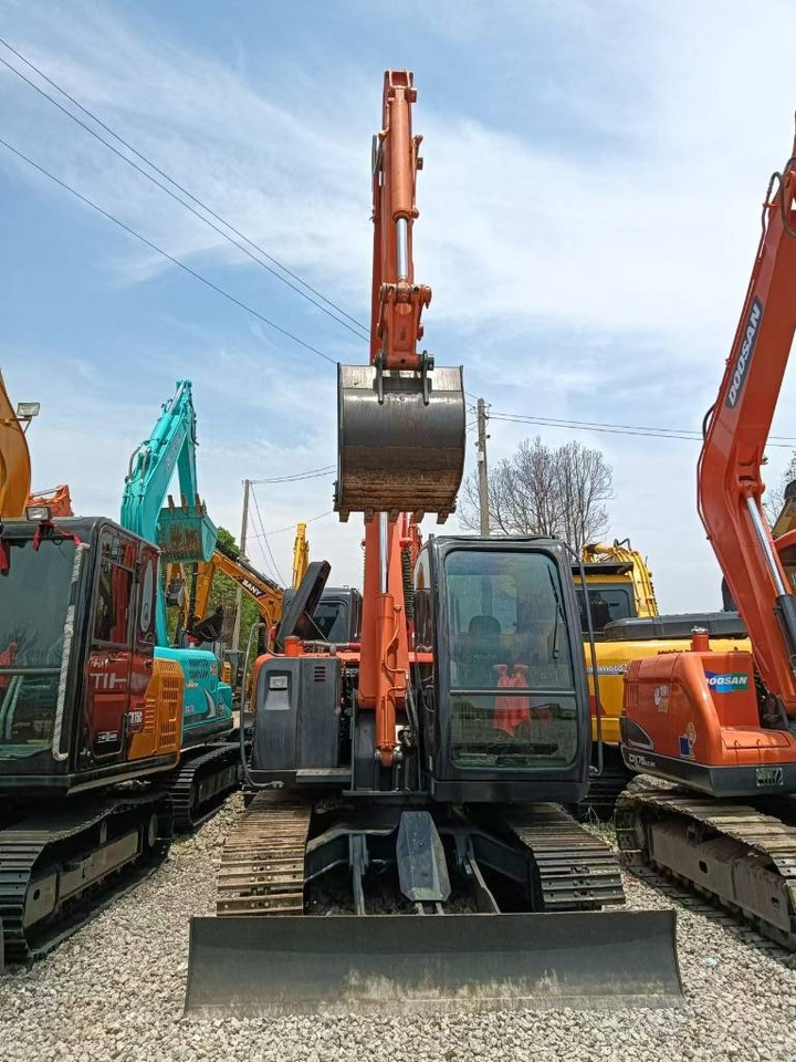 Hitachi ZX 70 - Minigraver: bilde 1 Hitachi ZX 70 - Minigraver: bilde 1