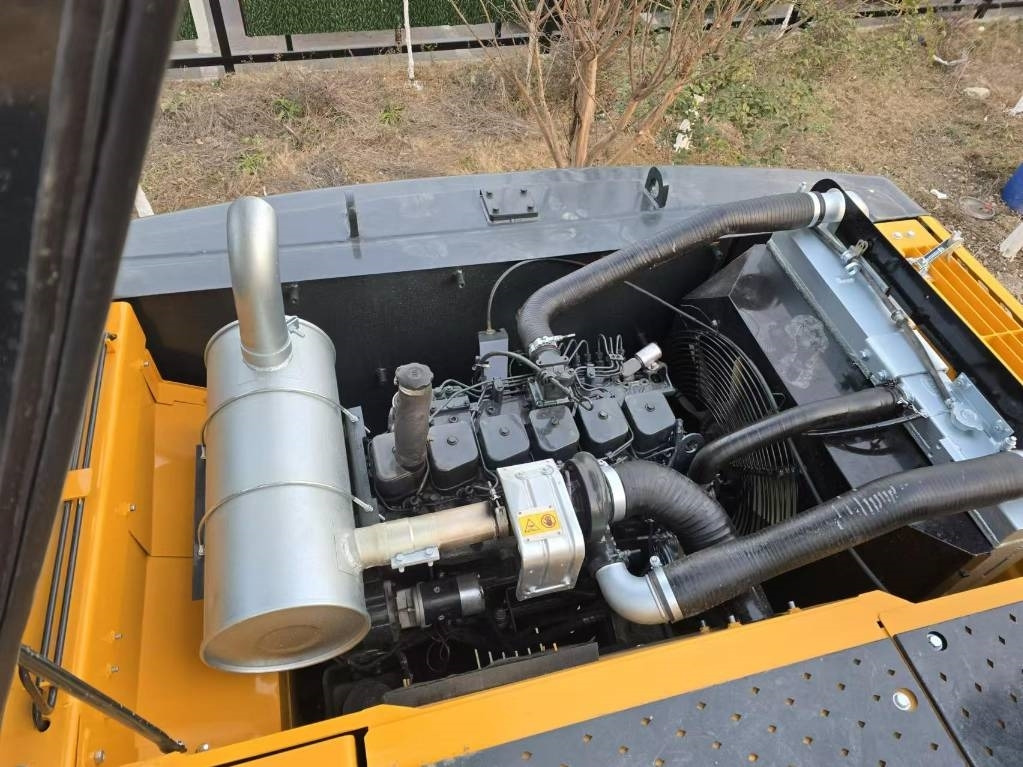 Hyundai 220LC-9S - Beltegraver: bilde 4 Hyundai 220LC-9S - Beltegraver: bilde 4