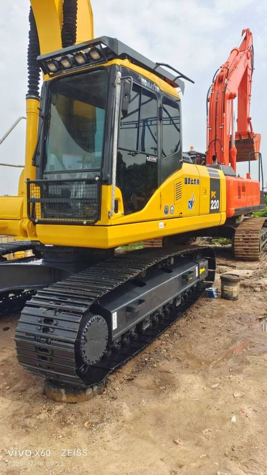 Komatsu PC 220-7  - Beltegraver: bilde 1 Komatsu PC 220-7  - Beltegraver: bilde 1