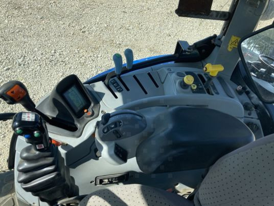 New Holland T6020 ELITE - Traktor: bilde 4 New Holland T6020 ELITE - Traktor: bilde 4