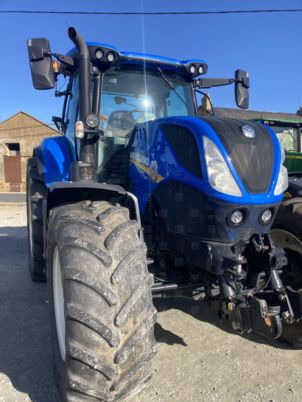 New Holland T7.210 - Traktor: bilde 1 New Holland T7.210 - Traktor: bilde 1