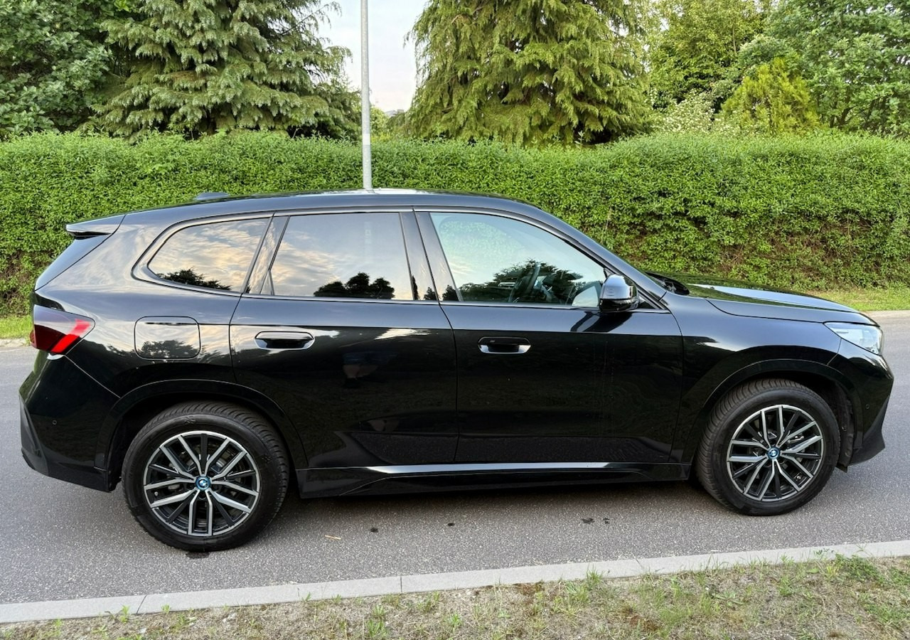 BMW X1 iX1 iX1 xDrive30 313KM M-Sport H/K Panorama AdaptiveLed Masaże Kam360 - SUV: bilde 5 BMW X1 iX1 iX1 xDrive30 313KM M-Sport H/K Panorama AdaptiveLed Masaże Kam360 - SUV: bilde 5