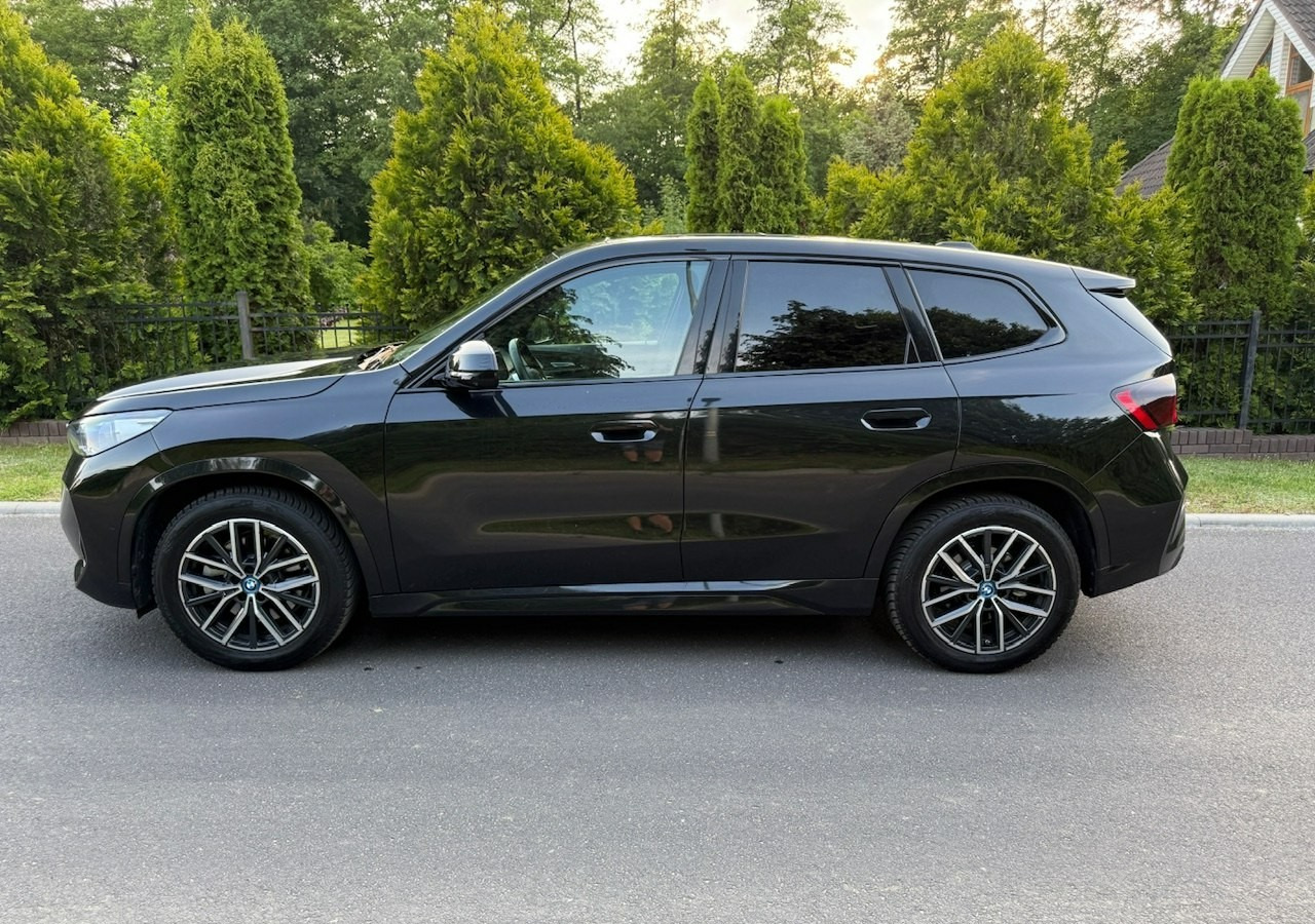 BMW X1 iX1 iX1 xDrive30 313KM M-Sport H/K Panorama AdaptiveLed Masaże Kam360 - SUV: bilde 2 BMW X1 iX1 iX1 xDrive30 313KM M-Sport H/K Panorama AdaptiveLed Masaże Kam360 - SUV: bilde 2