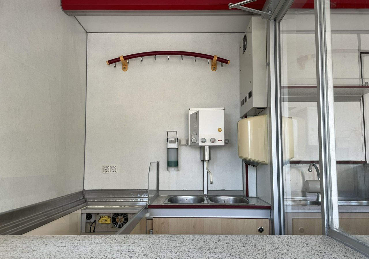 Fiat Ducato Autosklep wędlin Gastronomiczna food truck foodtruck W-zasil DMC 350 - Matbil: bilde 4 Fiat Ducato Autosklep wędlin Gastronomiczna food truck foodtruck W-zasil DMC 350 - Matbil: bilde 4