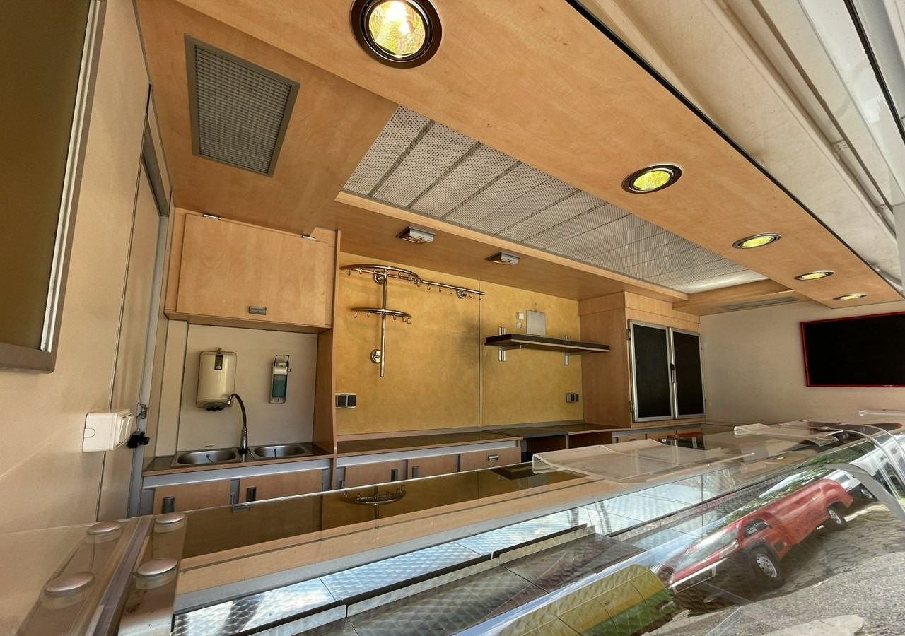 Fiat Ducato Autosklep wędlin Gastronomiczny Food Truck Foodtruck Sklep Borco - Matbil: bilde 2 Fiat Ducato Autosklep wędlin Gastronomiczny Food Truck Foodtruck Sklep Borco - Matbil: bilde 2