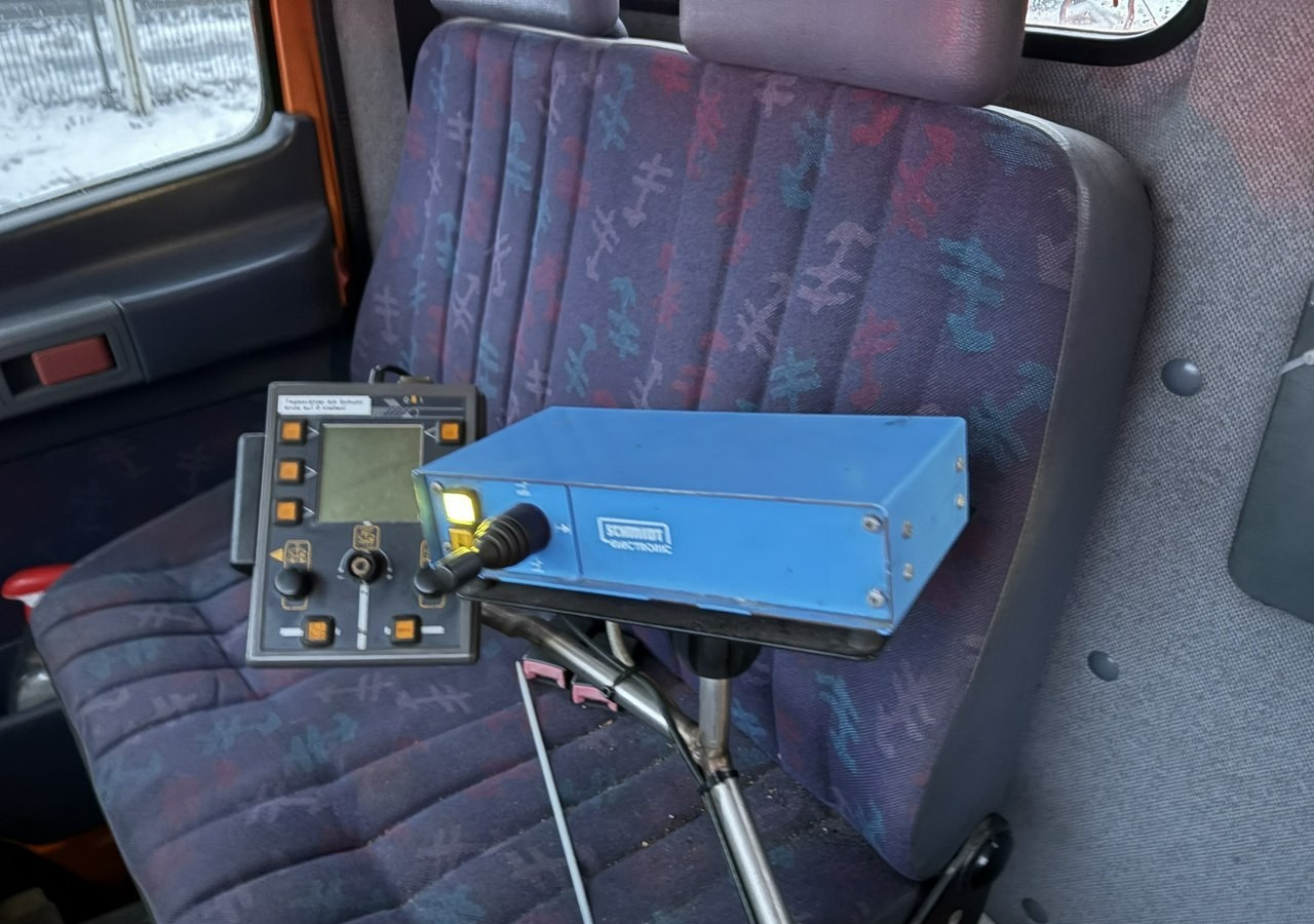 Mercedes-Benz Inny Mercedes-Benz Mercedes Vario 815 Wywrotka 4X4 2004 Pług posypywarka odśnieżarka - Brøytebil: bilde 4 Mercedes-Benz Inny Mercedes-Benz Mercedes Vario 815 Wywrotka 4X4 2004 Pług posypywarka odśnieżarka - Brøytebil: bilde 4