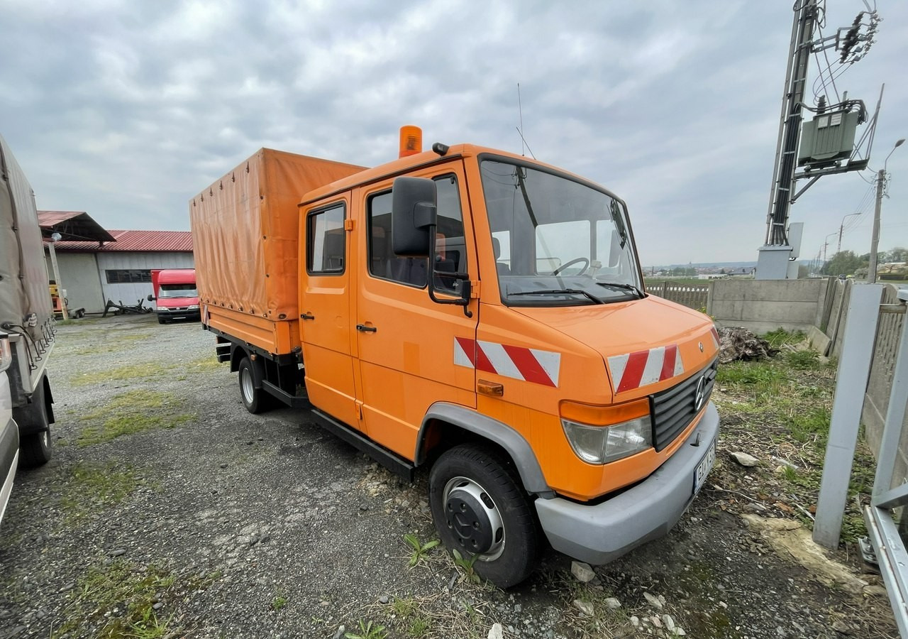 Mercedes-Benz Inny Mercedes-Benz Vario 614 Brygadówka skrzynia plandeka 6-oso doka dokka 2004 - Kapellbil: bilde 1 Mercedes-Benz Inny Mercedes-Benz Vario 614 Brygadówka skrzynia plandeka 6-oso doka dokka 2004 - Kapellbil: bilde 1