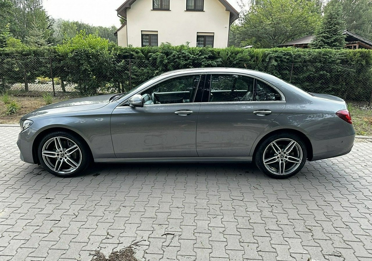 Mercedes-Benz Klasa E W213 E220d 2.0 194KM AMG-Pakiet MultibeamLed*Skóra*Navi*Kamera360* Salon - Personenbil: bilde 4 Mercedes-Benz Klasa E W213 E220d 2.0 194KM AMG-Pakiet MultibeamLed*Skóra*Navi*Kamera360* Salon - Personenbil: bilde 4