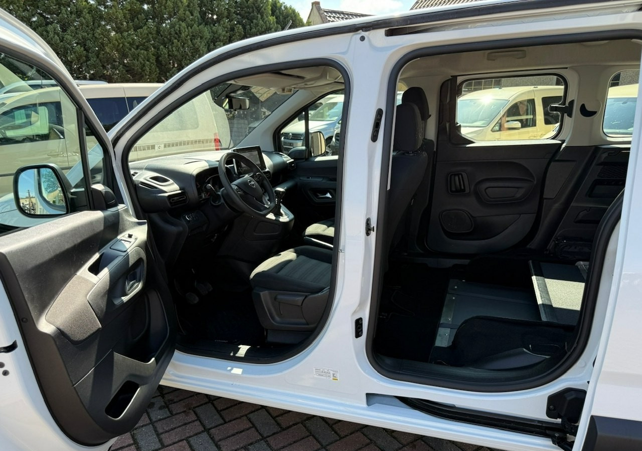 Personenbil Opel Combo IV Opel Combo Life Niepełnosprawnych inwalida Rampa 32105 km Model 2022: bilde 14 Personenbil Opel Combo IV Opel Combo Life Niepełnosprawnych inwalida Rampa 32105 km Model 2022: bilde 14