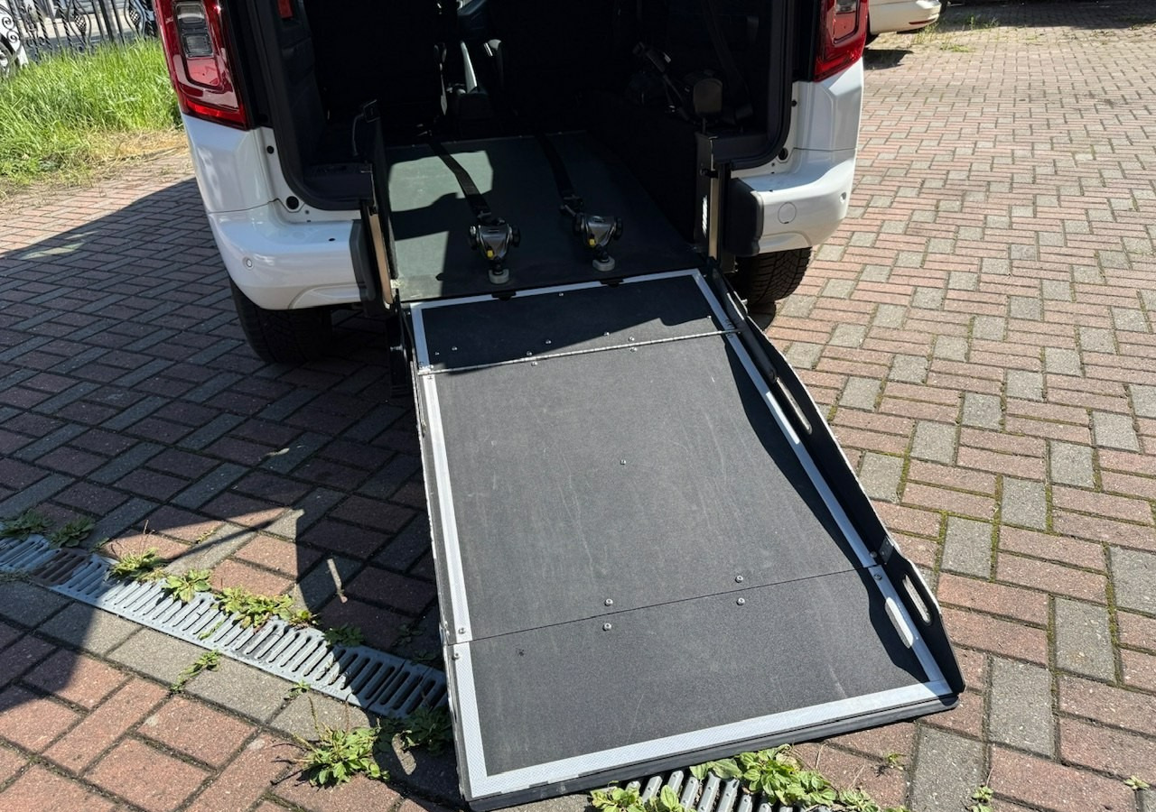 Personenbil Opel Combo IV Opel Combo Life Niepełnosprawnych inwalida Rampa 32105 km Model 2022: bilde 6 Personenbil Opel Combo IV Opel Combo Life Niepełnosprawnych inwalida Rampa 32105 km Model 2022: bilde 6