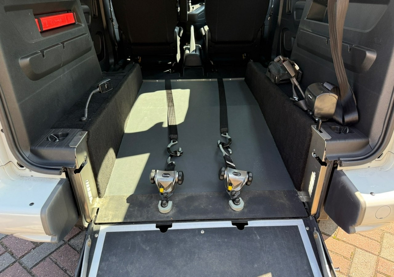 Opel Combo IV Opel Combo Life Niepełnosprawnych inwalida Rampa 32105 km Model 2022 - Personenbil: bilde 5 Opel Combo IV Opel Combo Life Niepełnosprawnych inwalida Rampa 32105 km Model 2022 - Personenbil: bilde 5