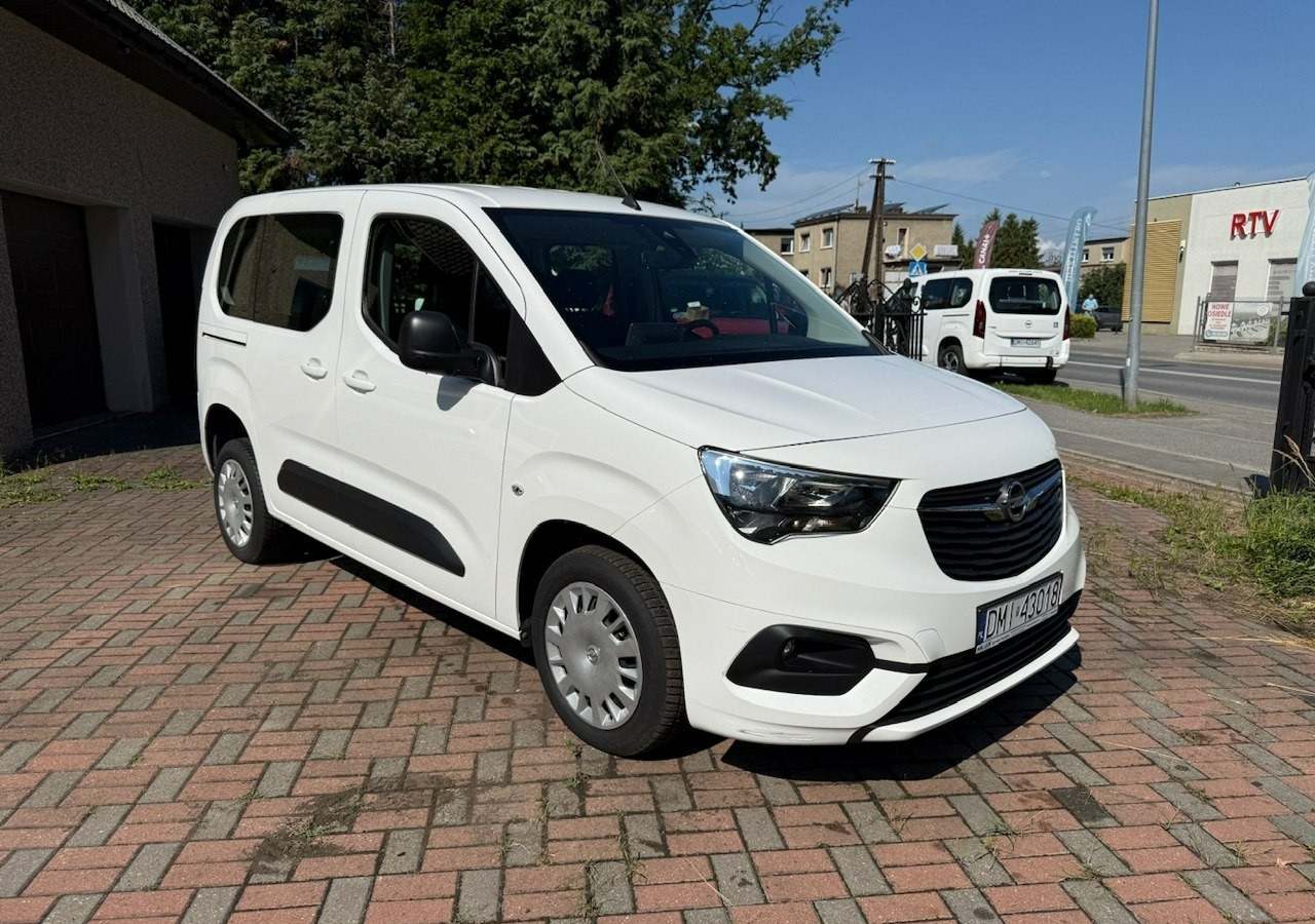 Personenbil Opel Combo IV Opel Combo Life Niepełnosprawnych inwalida Rampa 32105 km Model 2022: bilde 8 Personenbil Opel Combo IV Opel Combo Life Niepełnosprawnych inwalida Rampa 32105 km Model 2022: bilde 8