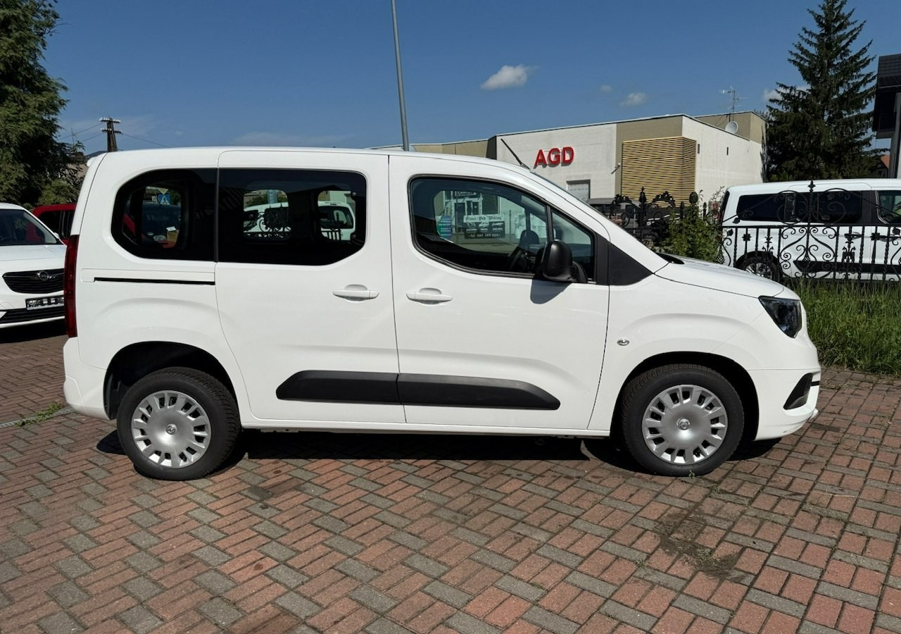Personenbil Opel Combo IV Opel Combo Life Niepełnosprawnych inwalida Rampa 32105 km Model 2022: bilde 9 Personenbil Opel Combo IV Opel Combo Life Niepełnosprawnych inwalida Rampa 32105 km Model 2022: bilde 9