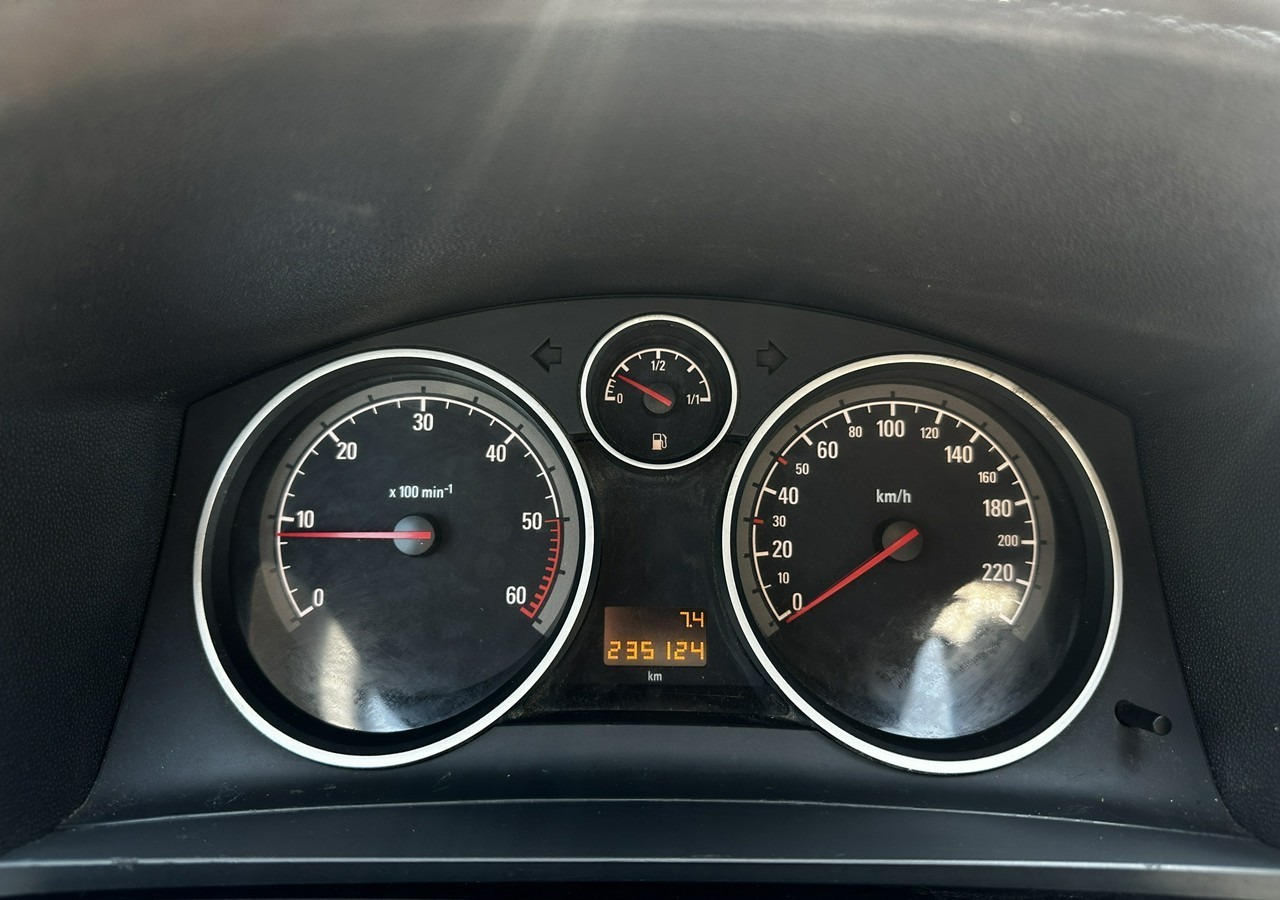 Opel Zafira B Opel Zafira do przewozu osób Niepełnosprawnych inwalida rampa - Personenbil: bilde 5 Opel Zafira B Opel Zafira do przewozu osób Niepełnosprawnych inwalida rampa - Personenbil: bilde 5