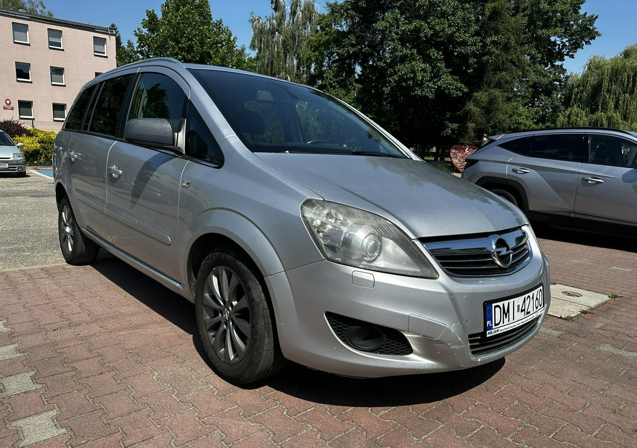 Opel Zafira B Opel Zafira do przewozu osób Niepełnosprawnych inwalida rampa - Personenbil: bilde 3 Opel Zafira B Opel Zafira do przewozu osób Niepełnosprawnych inwalida rampa - Personenbil: bilde 3