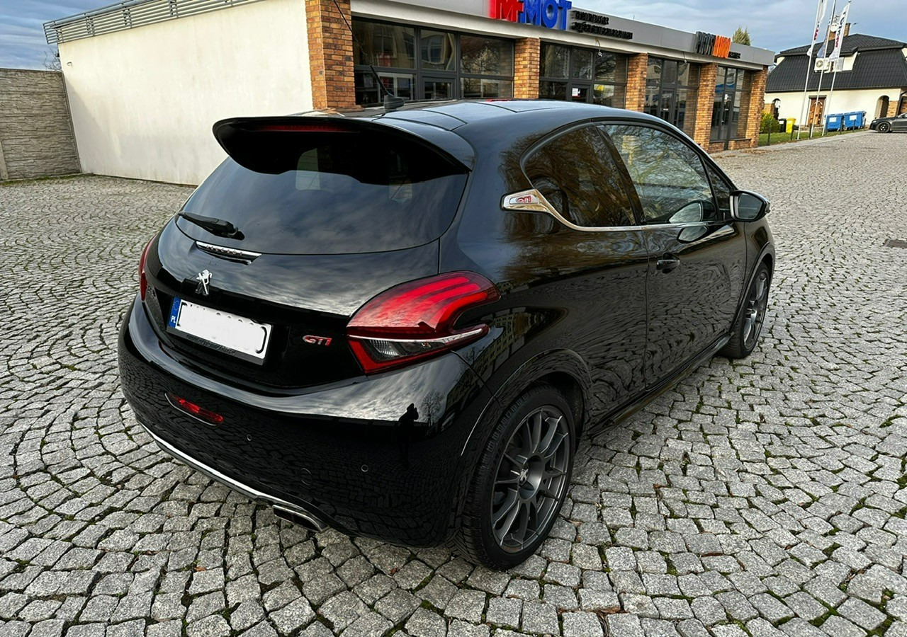 Peugeot 208 I 208GTI Sport 1.6THP 208KM Panorama Led JBL Navi Kamera OZ-Racing 201 - Personenbil: bilde 3 Peugeot 208 I 208GTI Sport 1.6THP 208KM Panorama Led JBL Navi Kamera OZ-Racing 201 - Personenbil: bilde 3