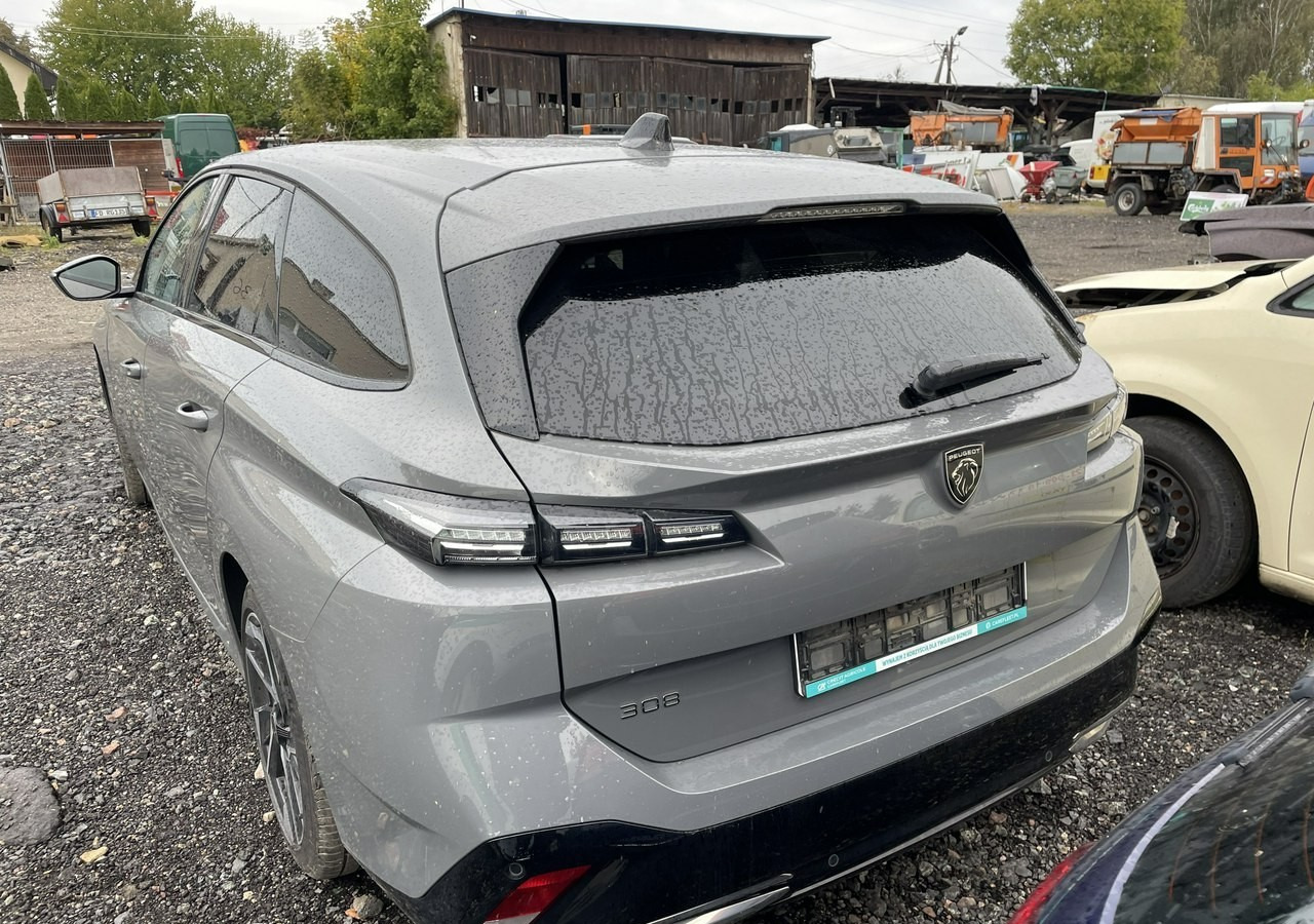 Peugeot 308 P5 Peugeot 308 1.5-131KM BlueHDi Allure Pack S&S EAT8 Salon PL 2024 - Stasjonsvogn: bilde 4 Peugeot 308 P5 Peugeot 308 1.5-131KM BlueHDi Allure Pack S&S EAT8 Salon PL 2024 - Stasjonsvogn: bilde 4