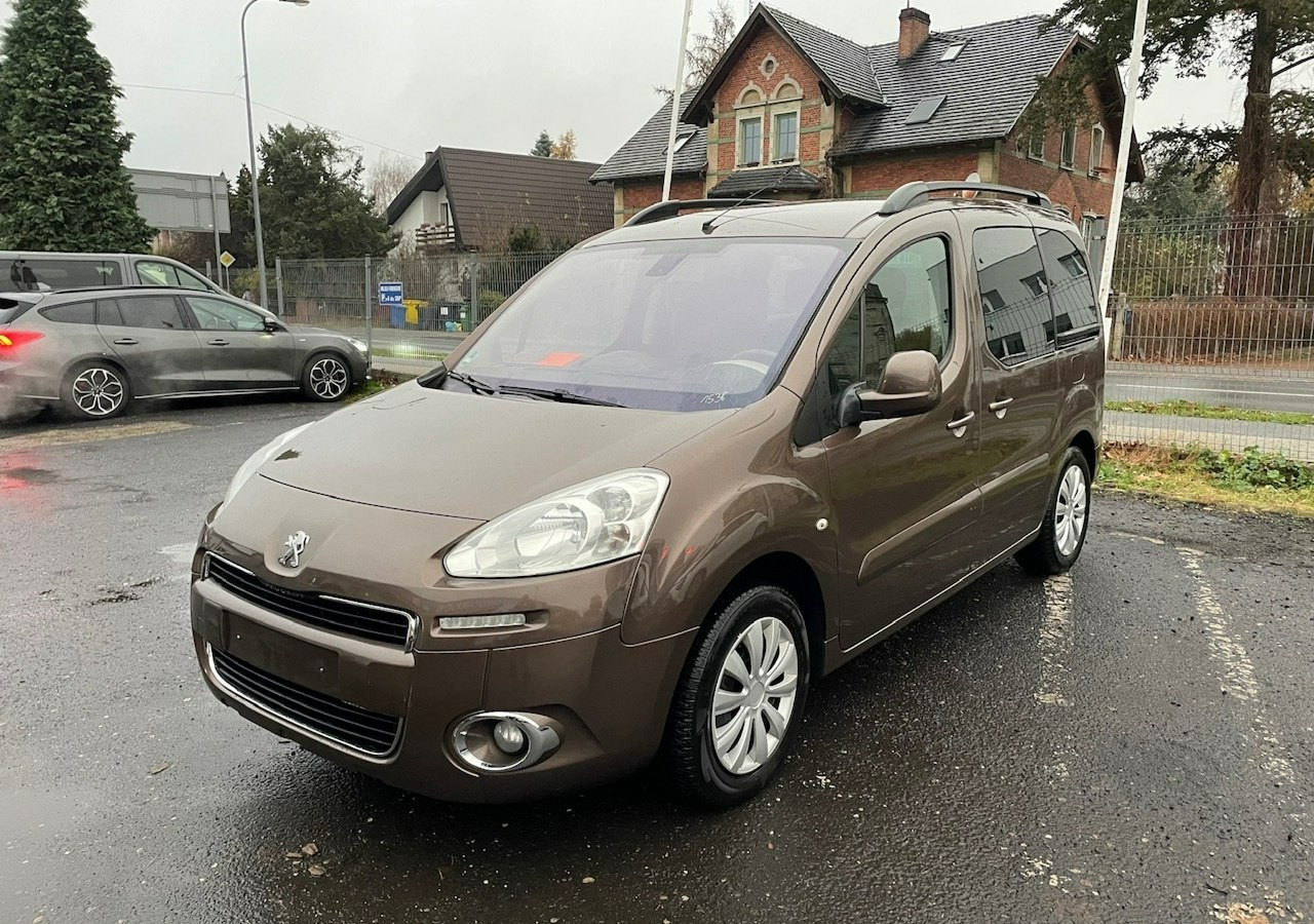 Peugeot Partner II Peugeot Partner Tepee 1.6 VTi 120KM Family Model 2013 - Stasjonsvogn: bilde 1 Peugeot Partner II Peugeot Partner Tepee 1.6 VTi 120KM Family Model 2013 - Stasjonsvogn: bilde 1