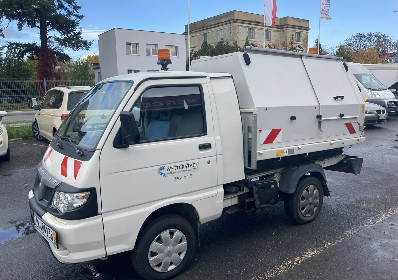 Piaggio Piaggio Porter Śmieciarka Wywrotka 2015 - Søppelbil: bilde 2 Piaggio Piaggio Porter Śmieciarka Wywrotka 2015 - Søppelbil: bilde 2